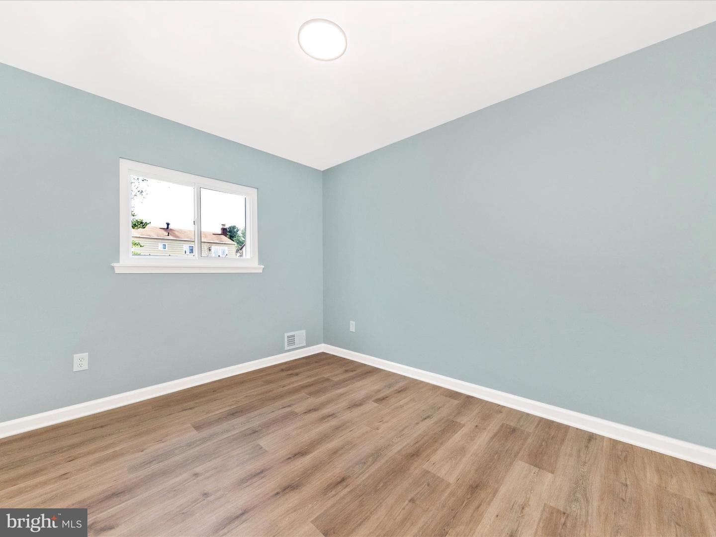 1305 Peachtree Court photo 27