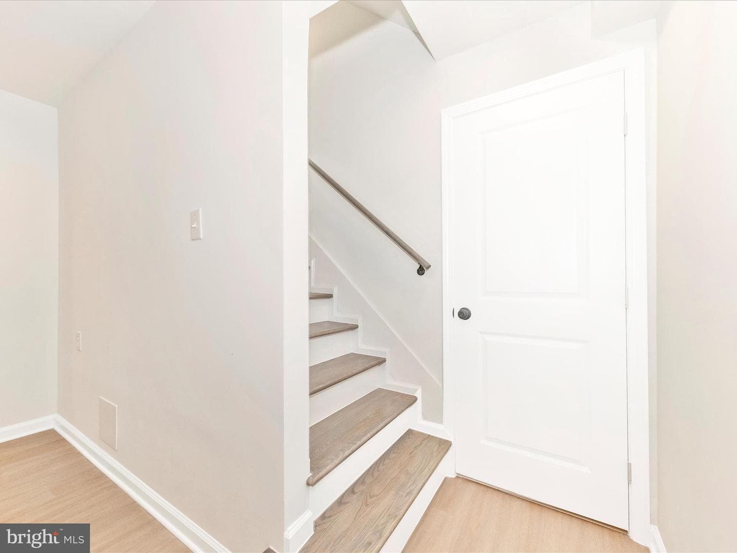 1305 Peachtree Court photo 30