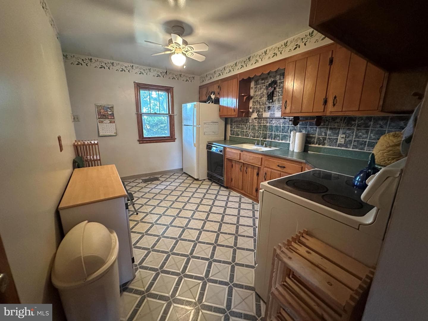 10 Linden Boulevard photo 31