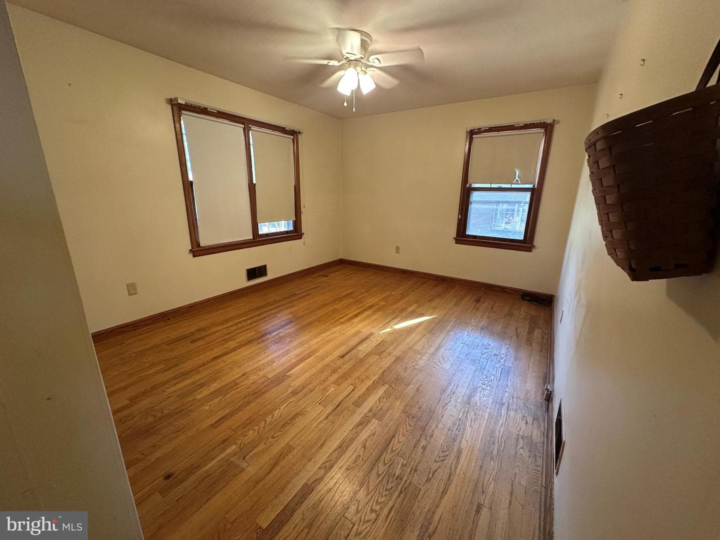 10 Linden Boulevard photo 38