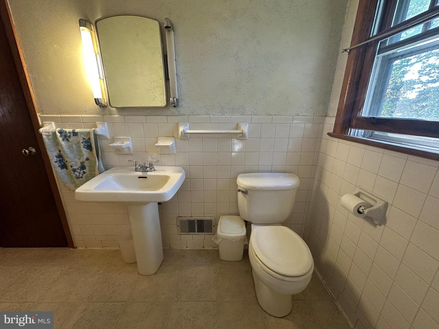 10 Linden Boulevard photo 45