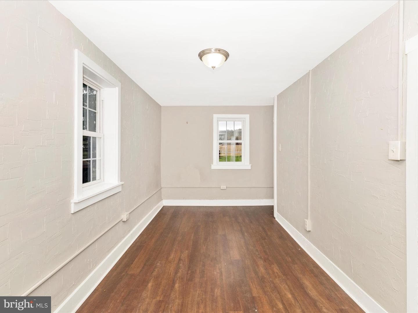 106 E Main Street photo 32