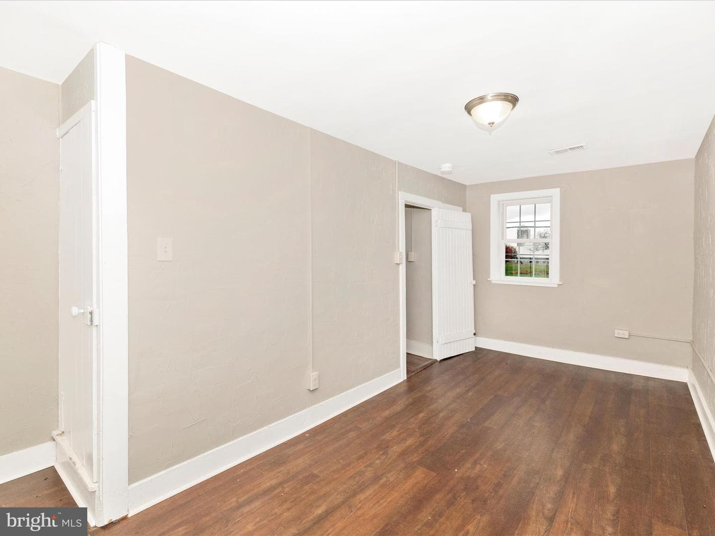 106 E Main Street photo 33