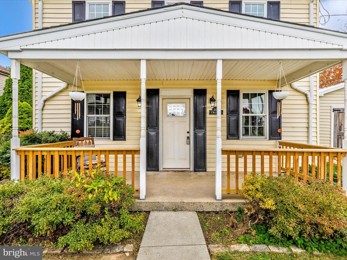 106 E Main Street photo 4