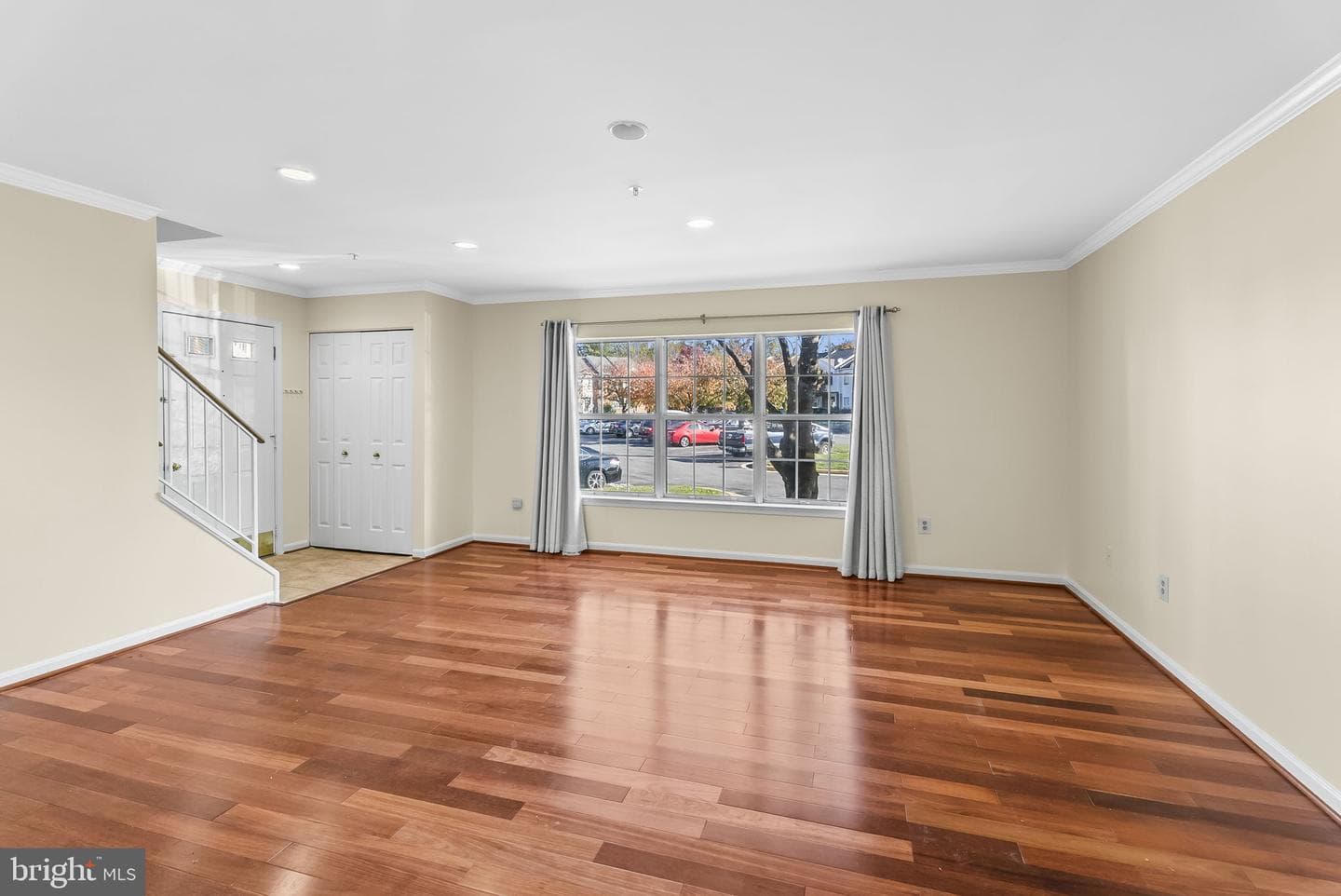 5770 Katsura Court photo 4
