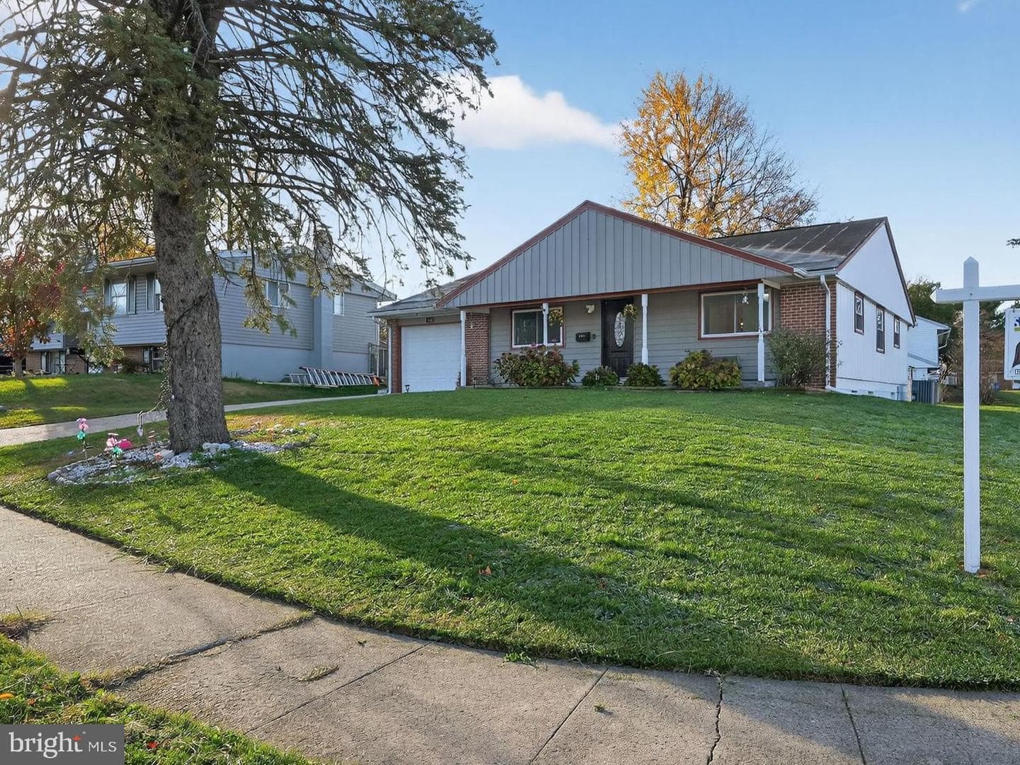 286 Pinoak Lane photo 3