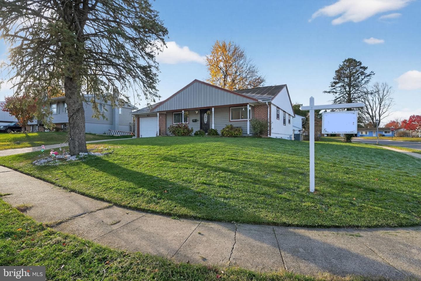286 Pinoak Lane photo 4