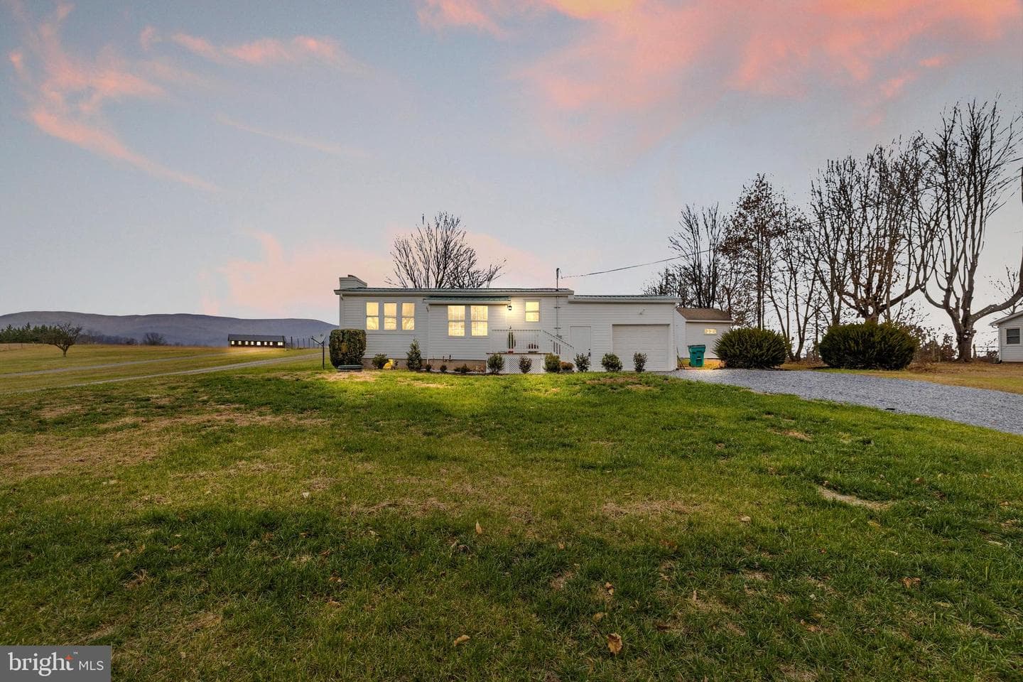 8128 Apples Church Road photo 4
