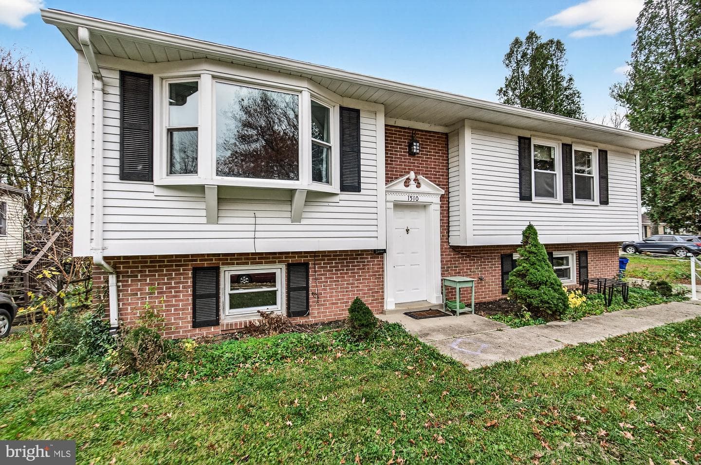 1510 Havilland Place photo 2