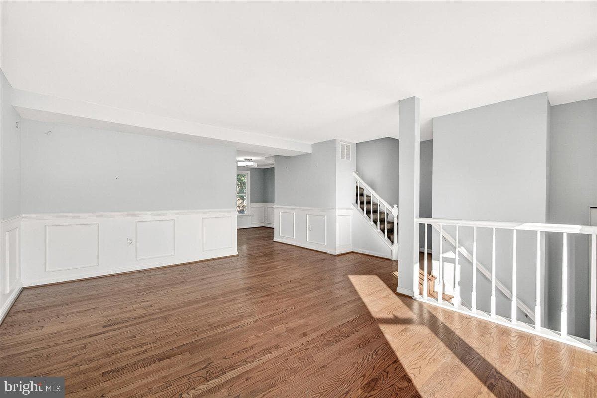 101 Grantham Court photo 10