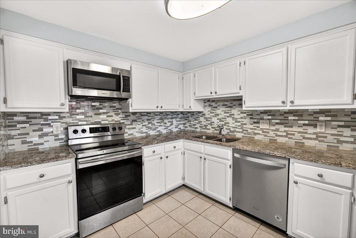 101 Grantham Court photo 11