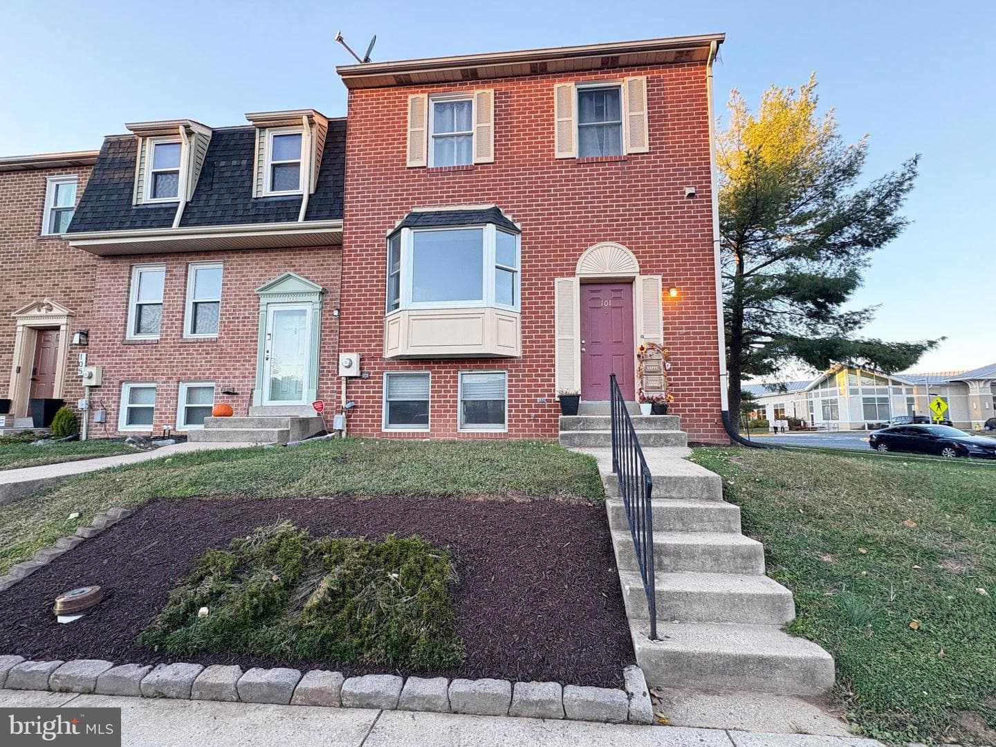 101 Grantham Court photo 2
