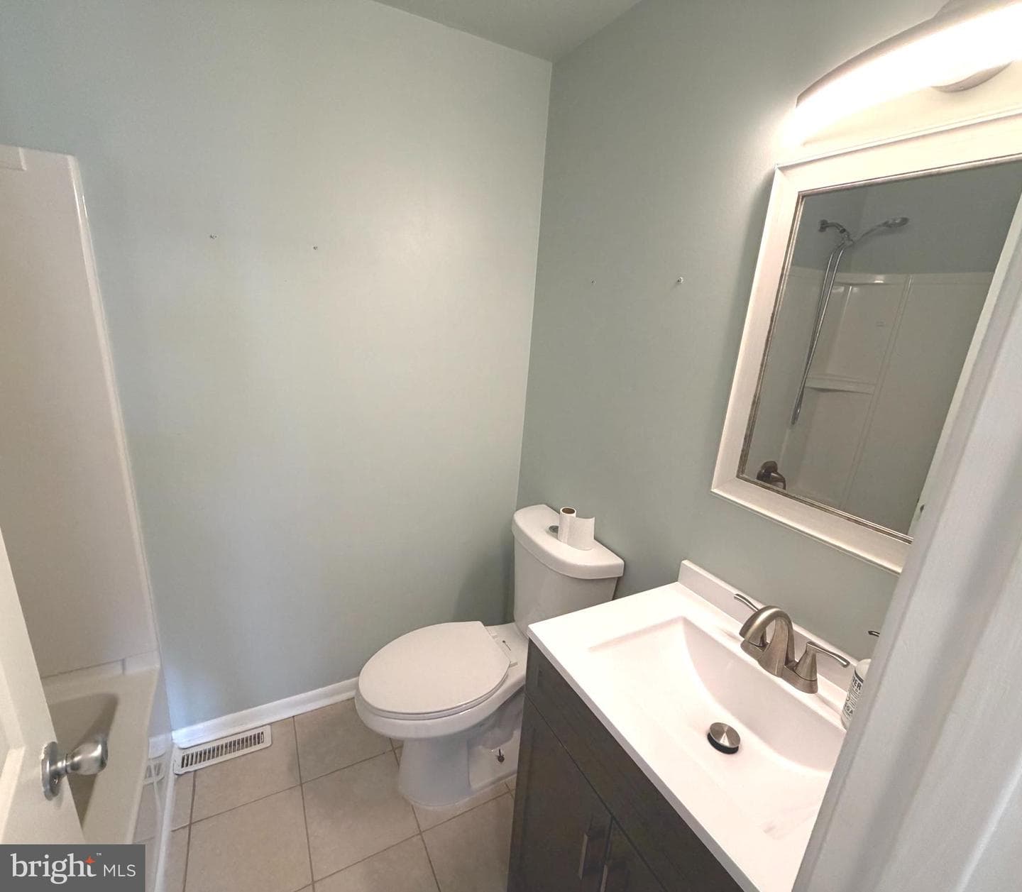 101 Grantham Court photo 28