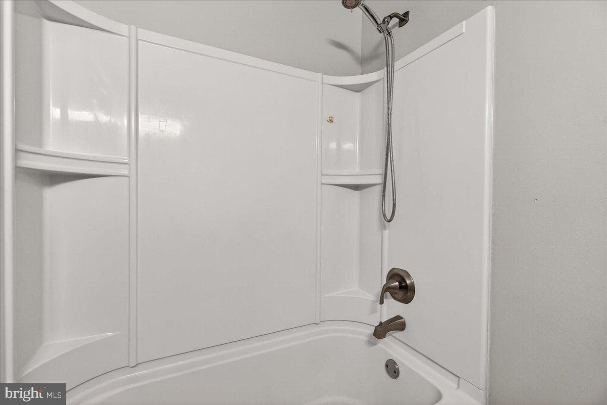 101 Grantham Court photo 30