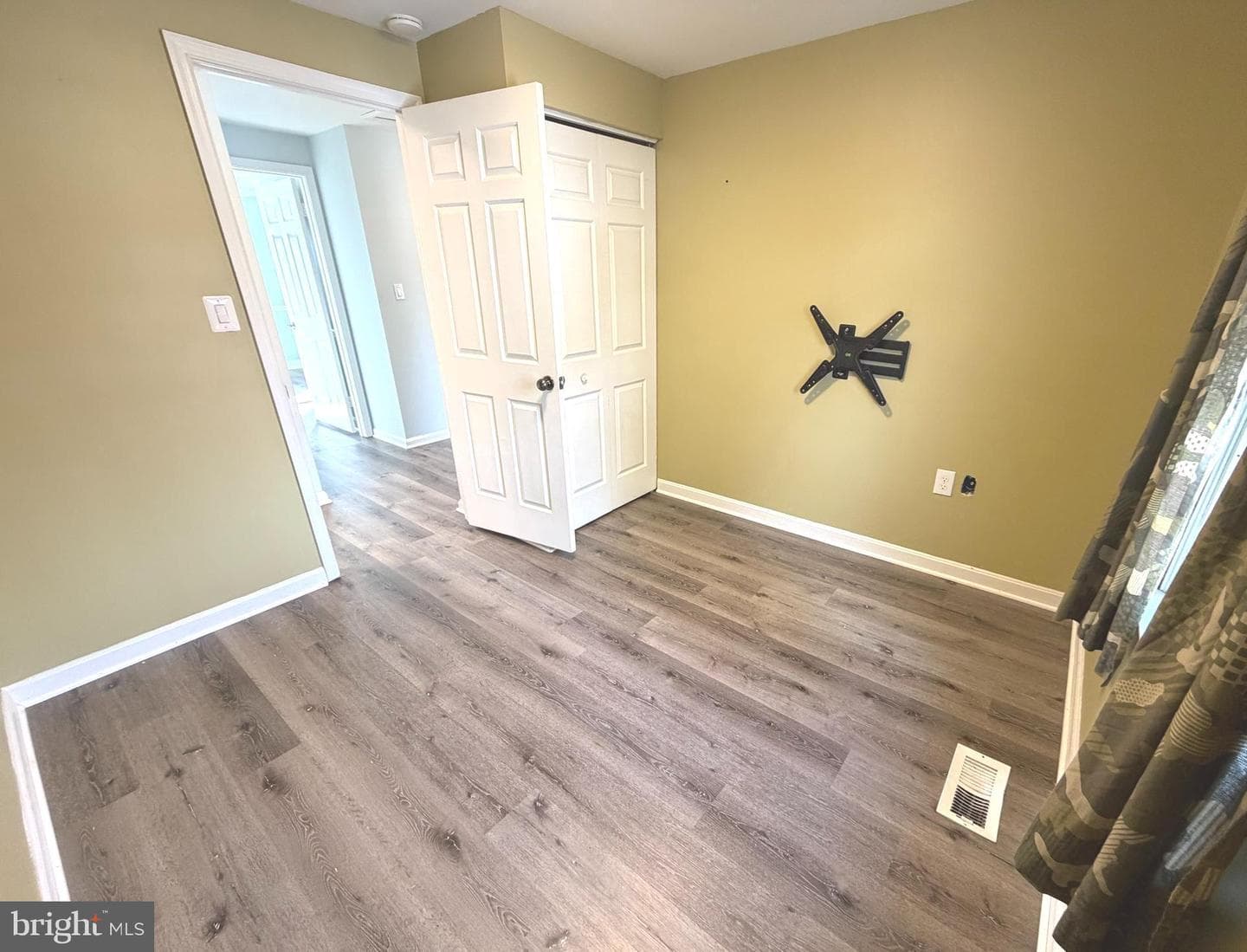 101 Grantham Court photo 32