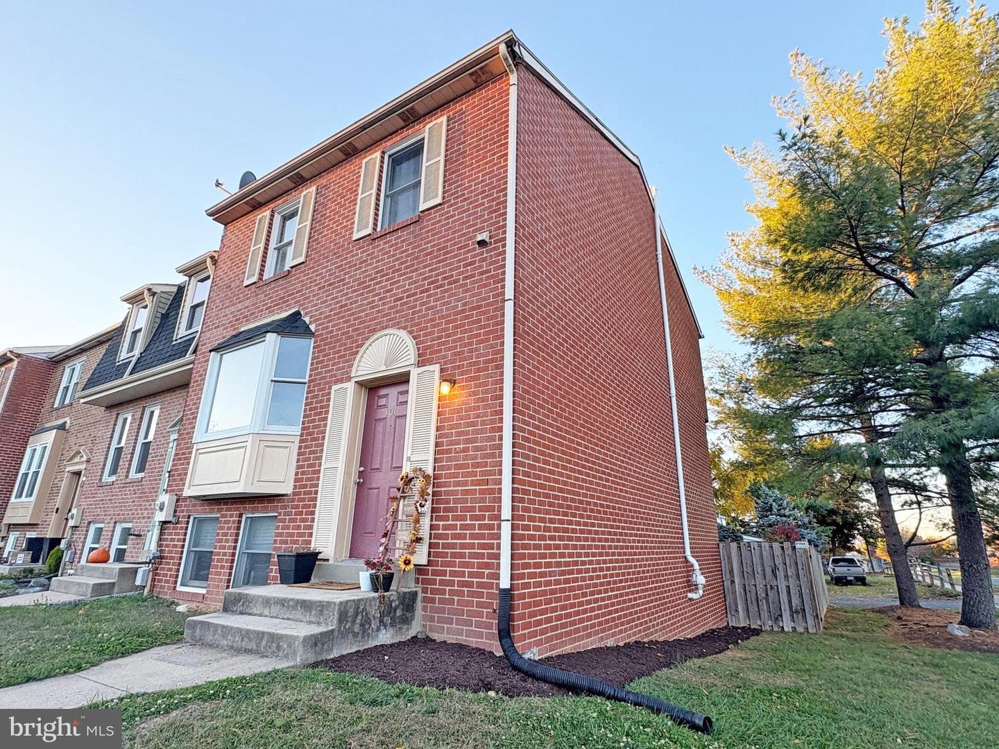 101 Grantham Court photo 47