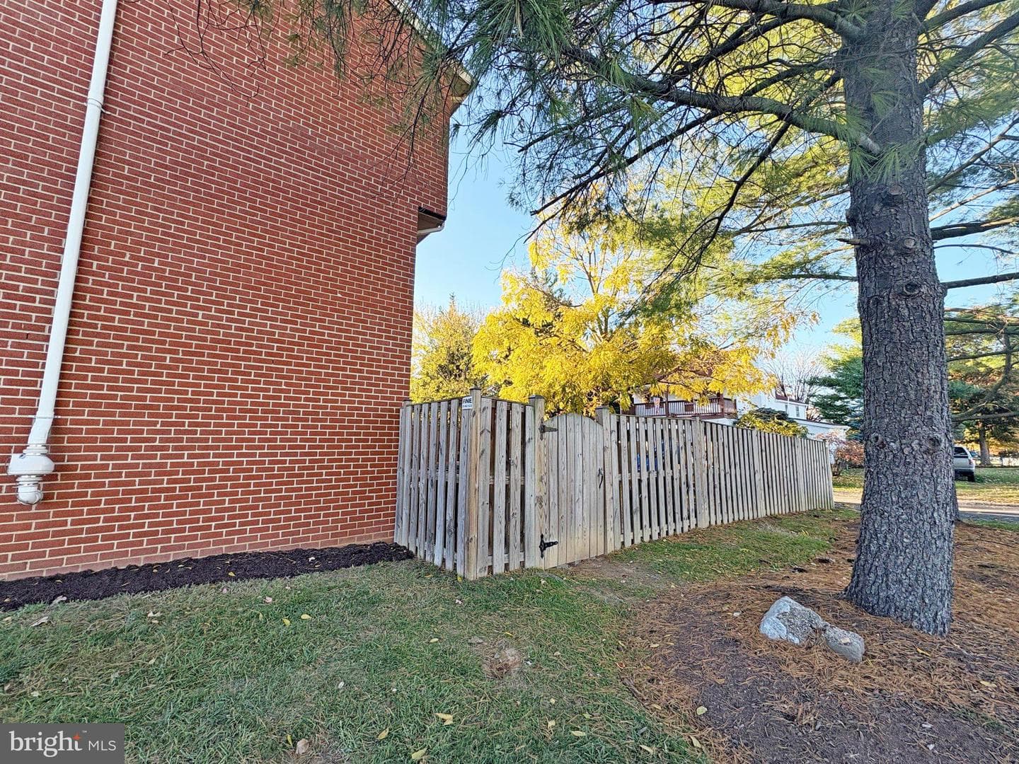 101 Grantham Court photo 51