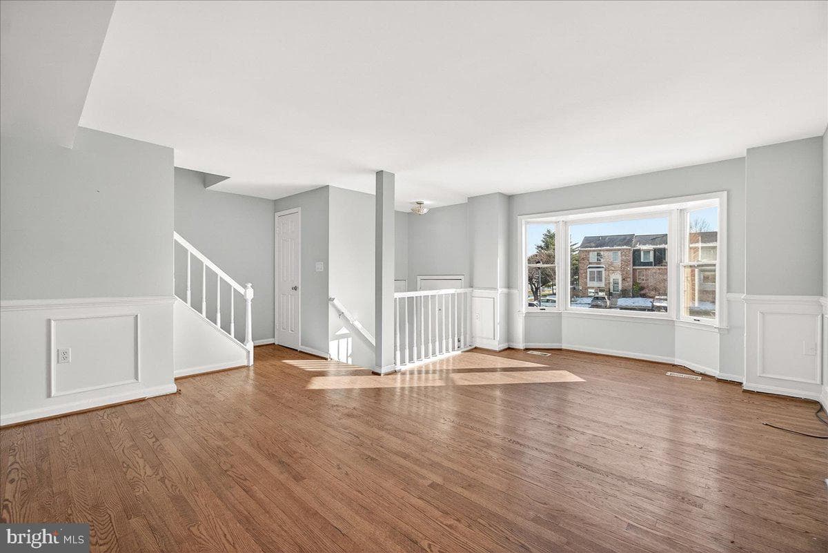 101 Grantham Court photo 6
