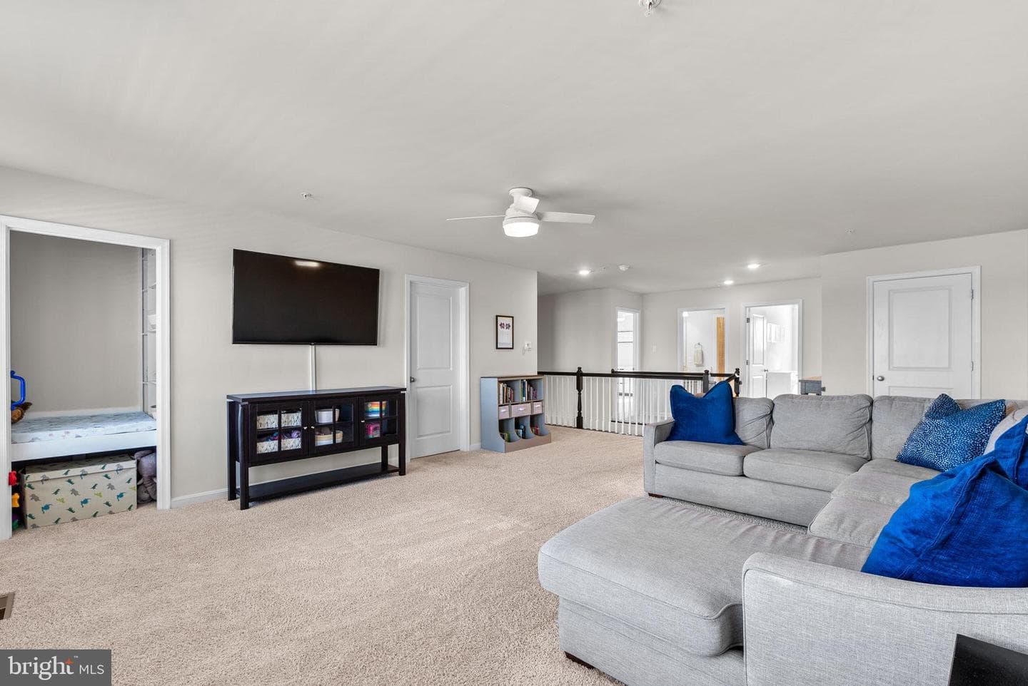 518 Carroll Walk Avenue photo 30