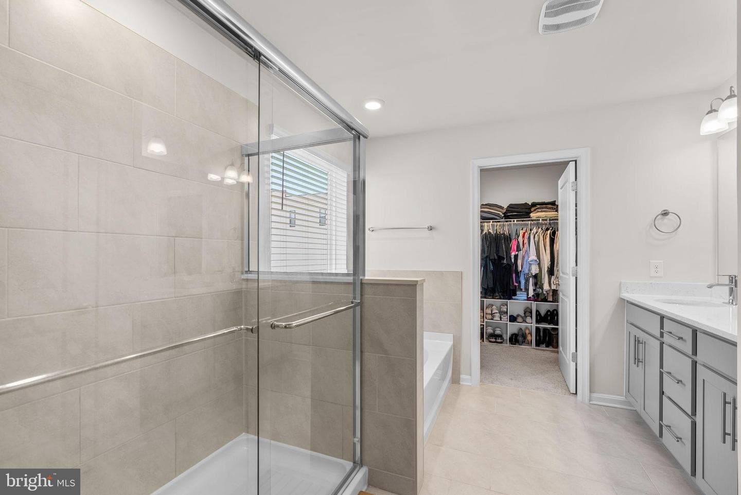518 Carroll Walk Avenue photo 42