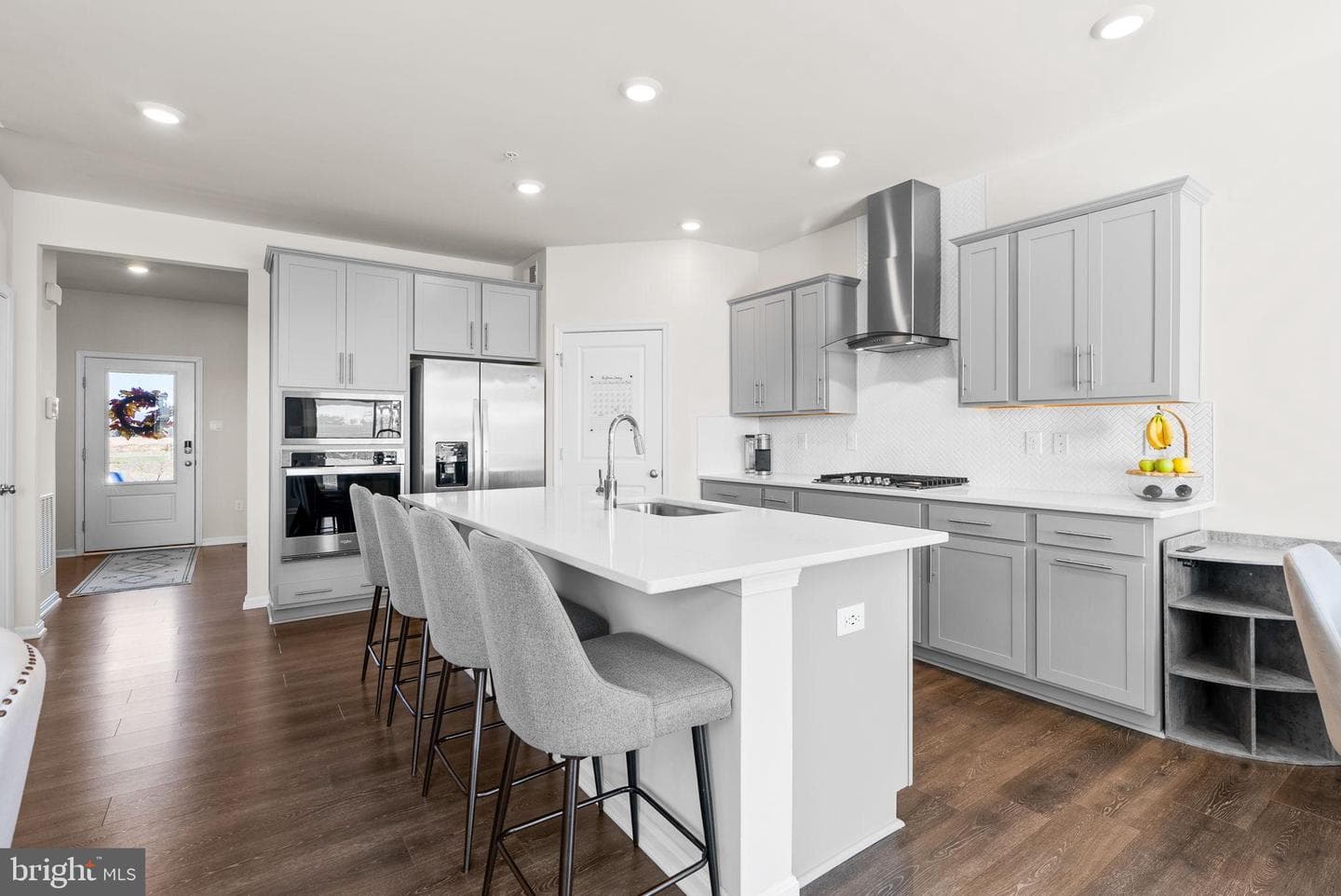 518 Carroll Walk Avenue photo 9