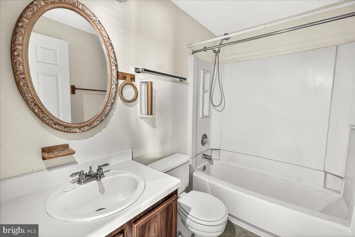 132 Savannah Court photo 17