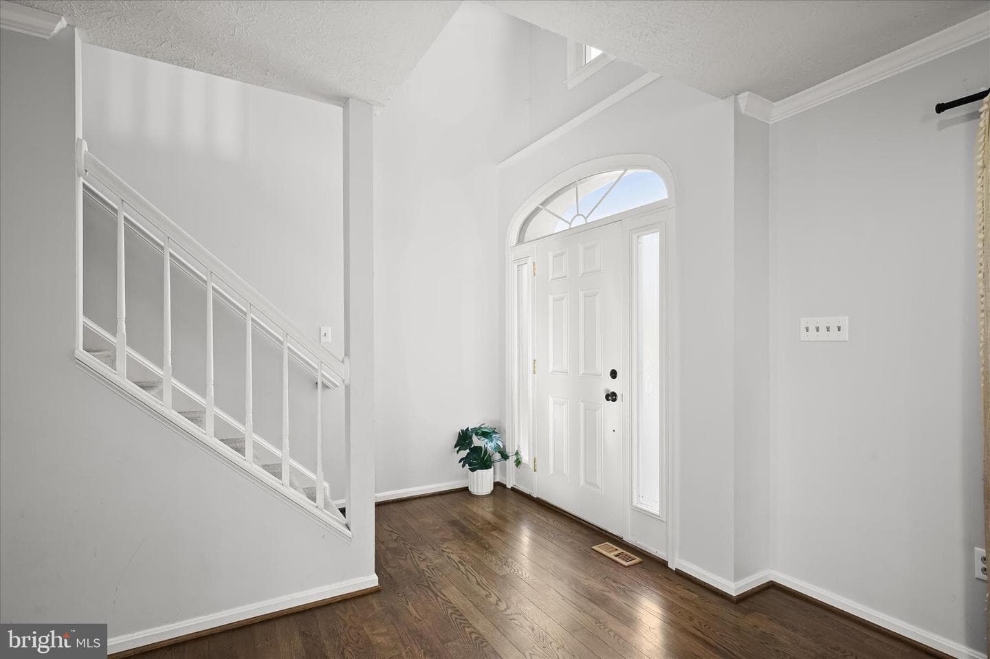 6184 Sawyer Road photo 2