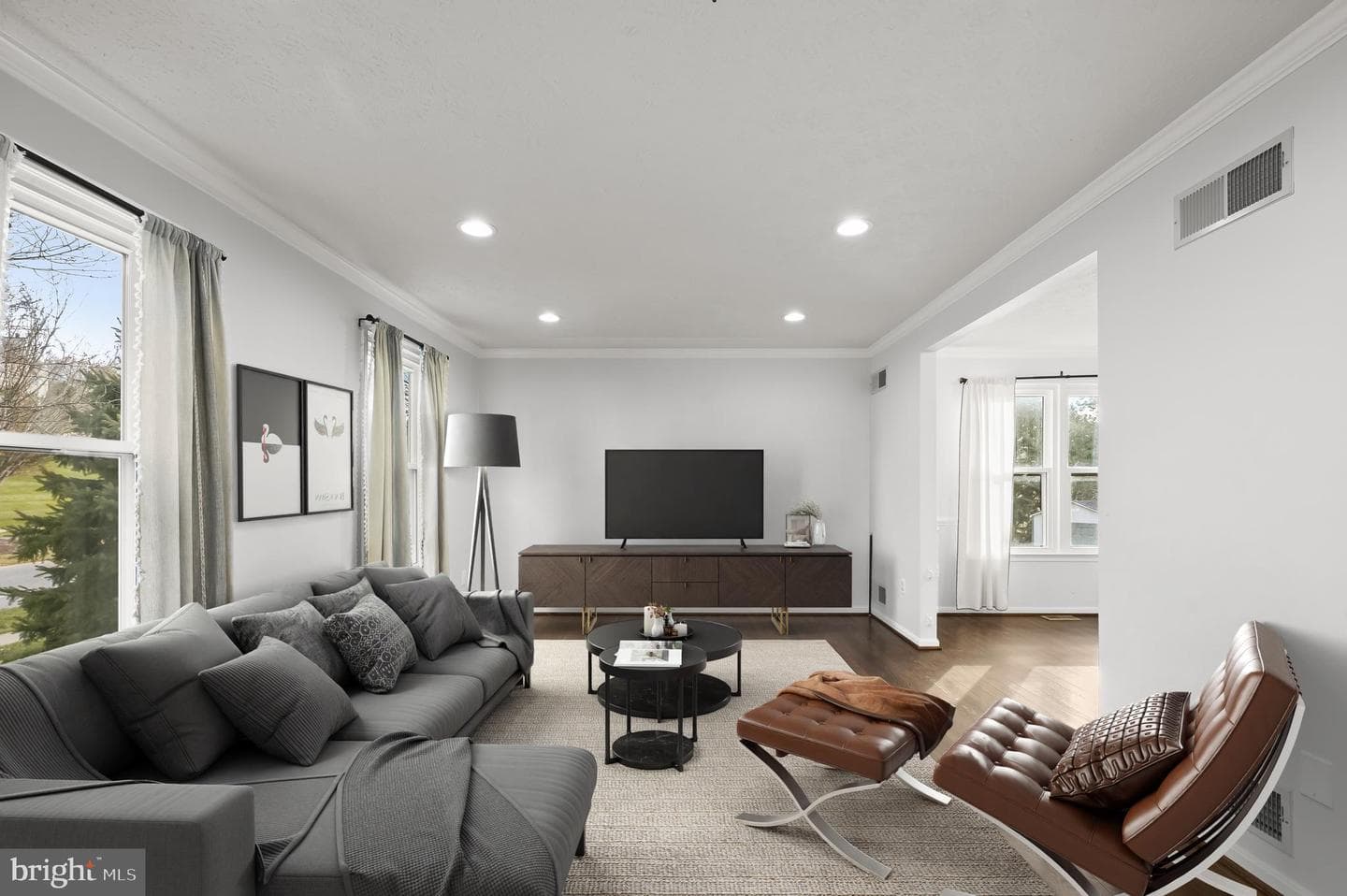 6184 Sawyer Road photo 3