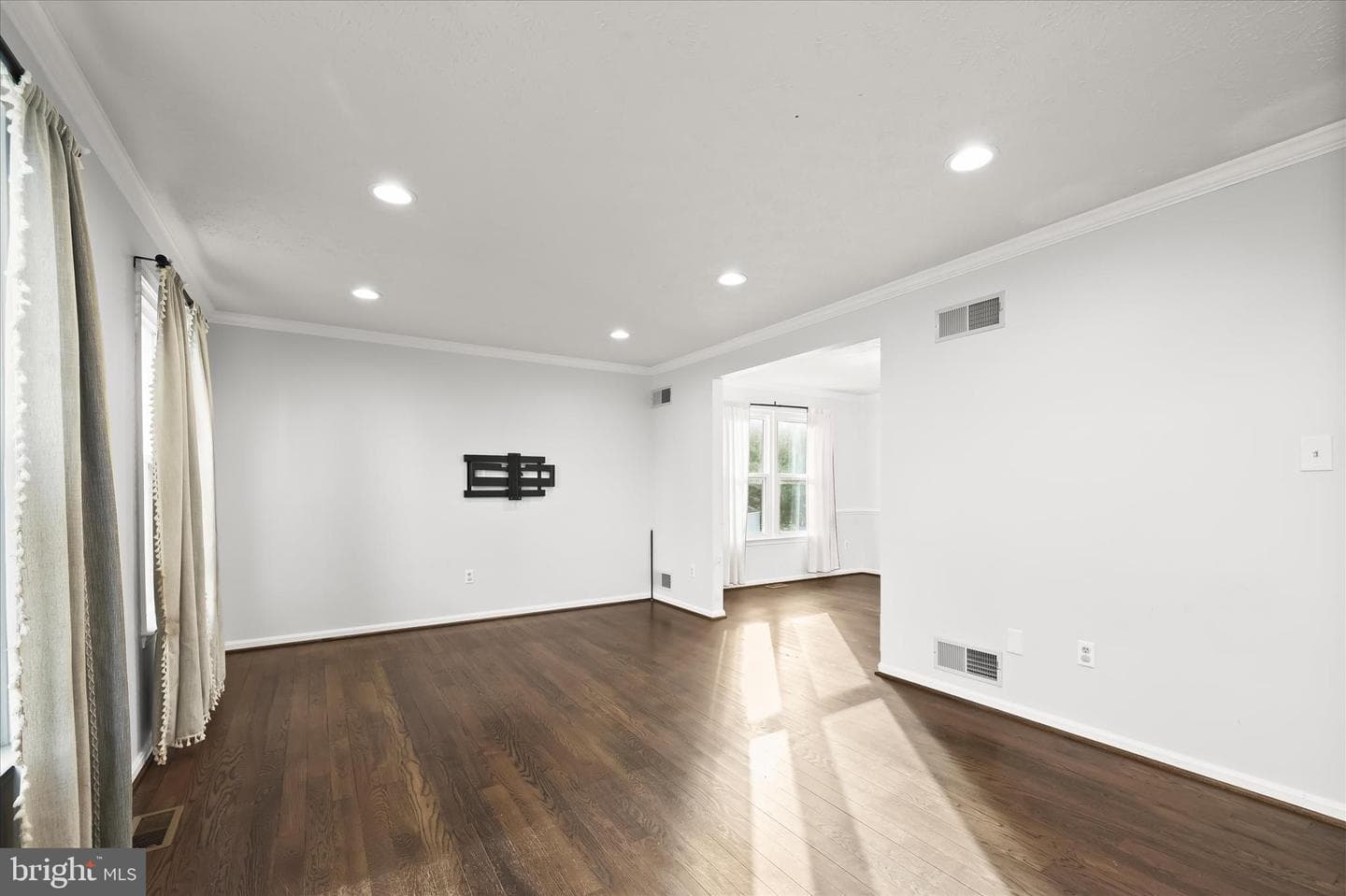 6184 Sawyer Road photo 4