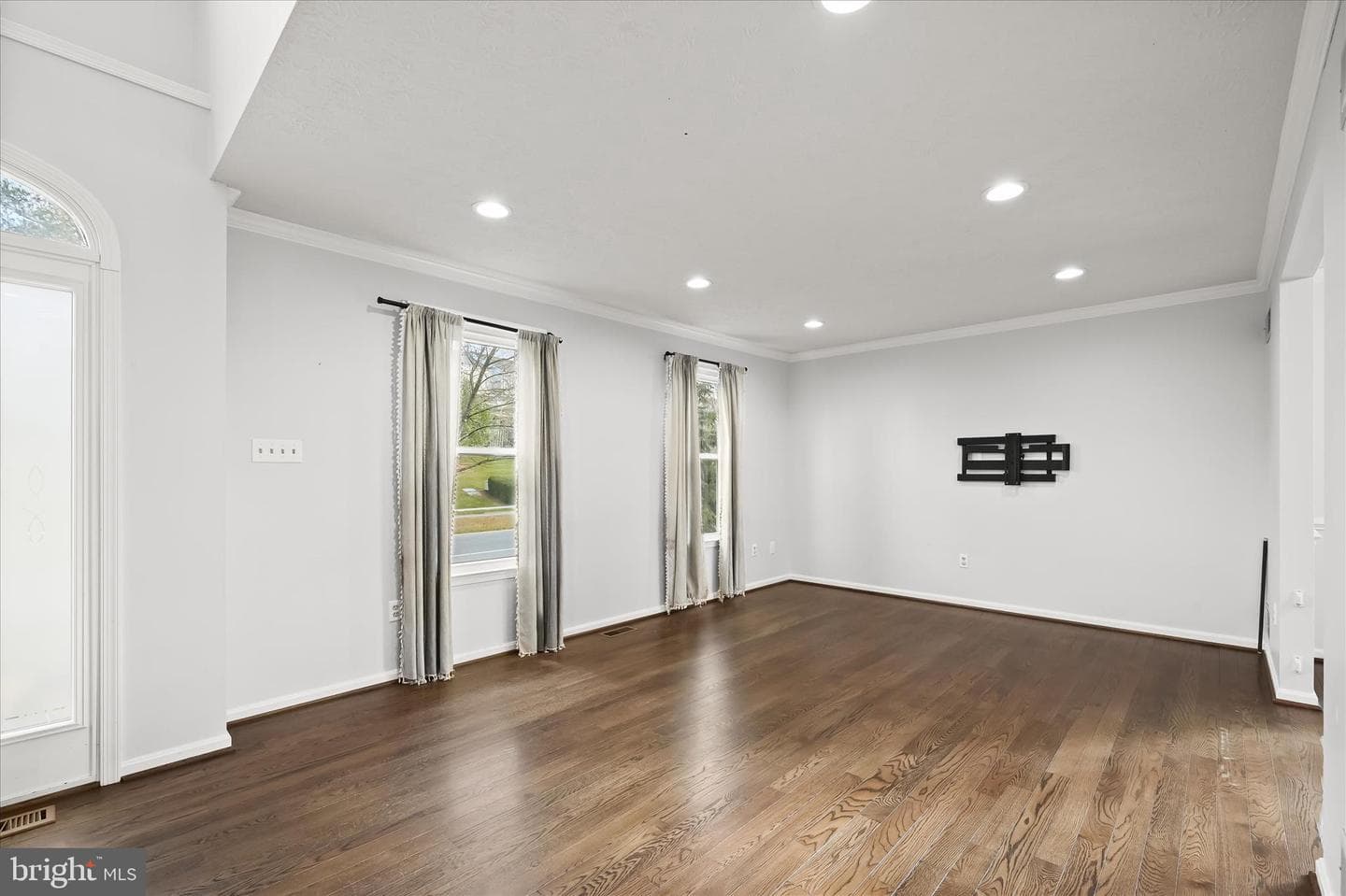 6184 Sawyer Road photo 5