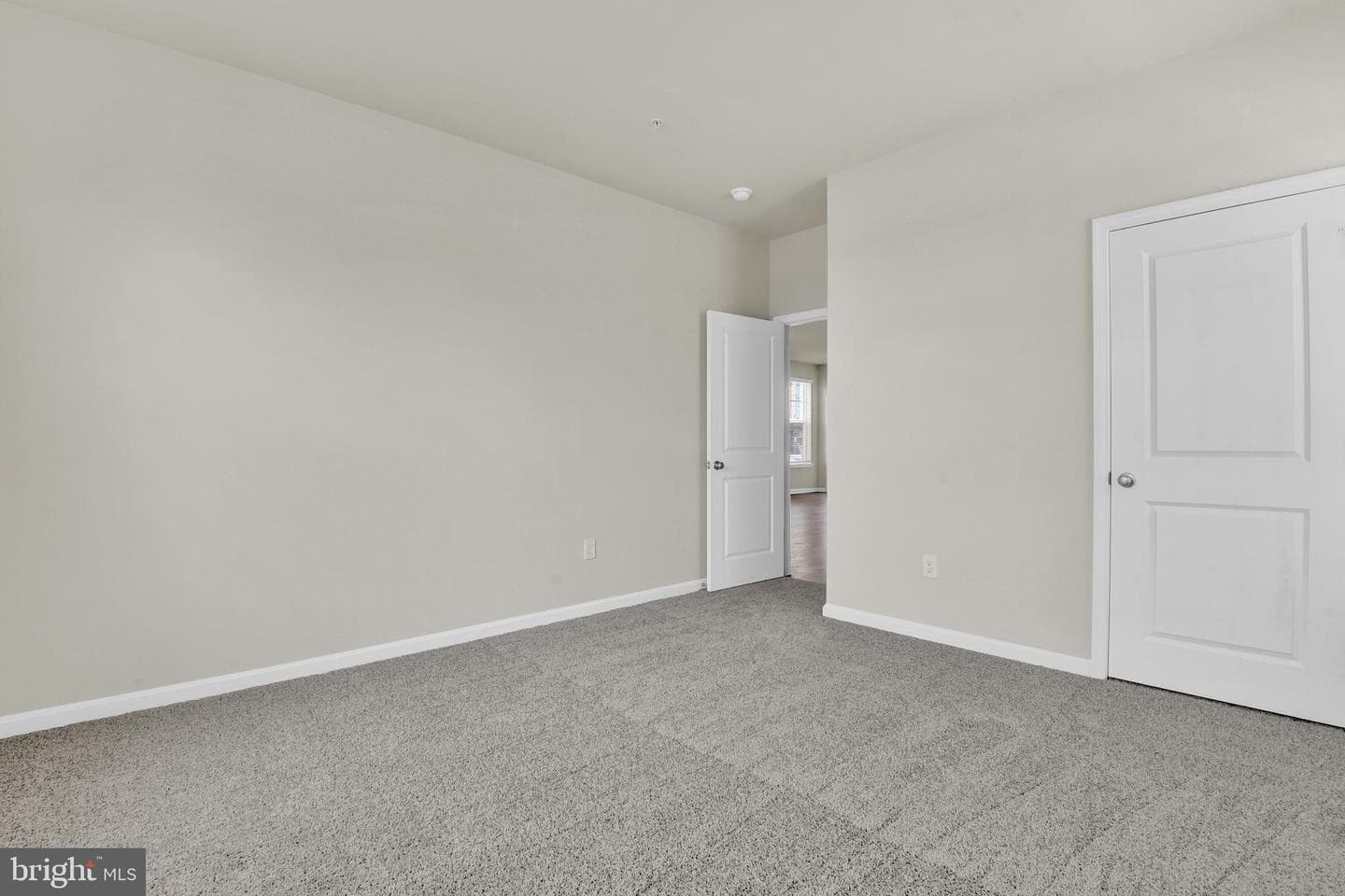 459 Hanson Street photo 13