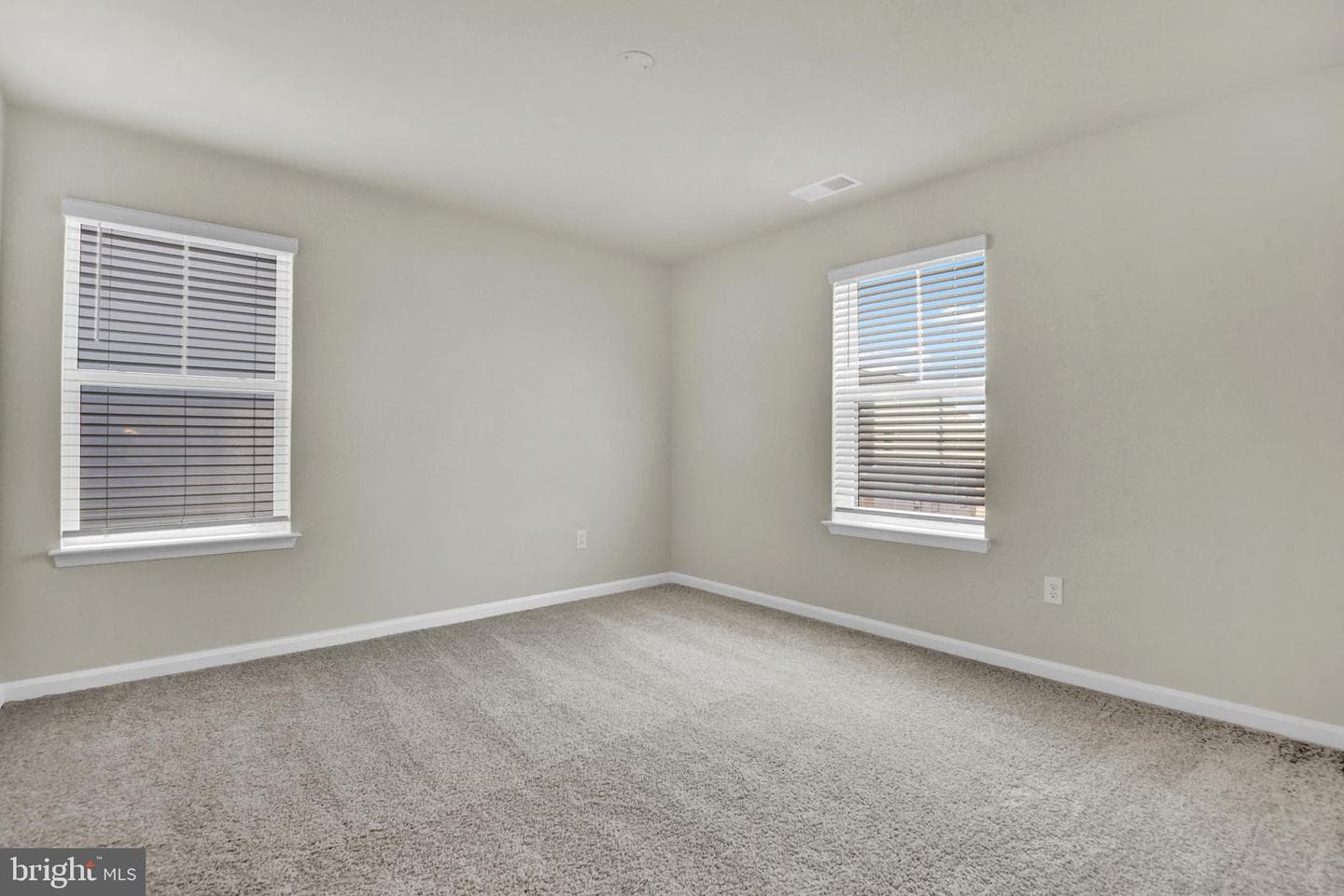 459 Hanson Street photo 14