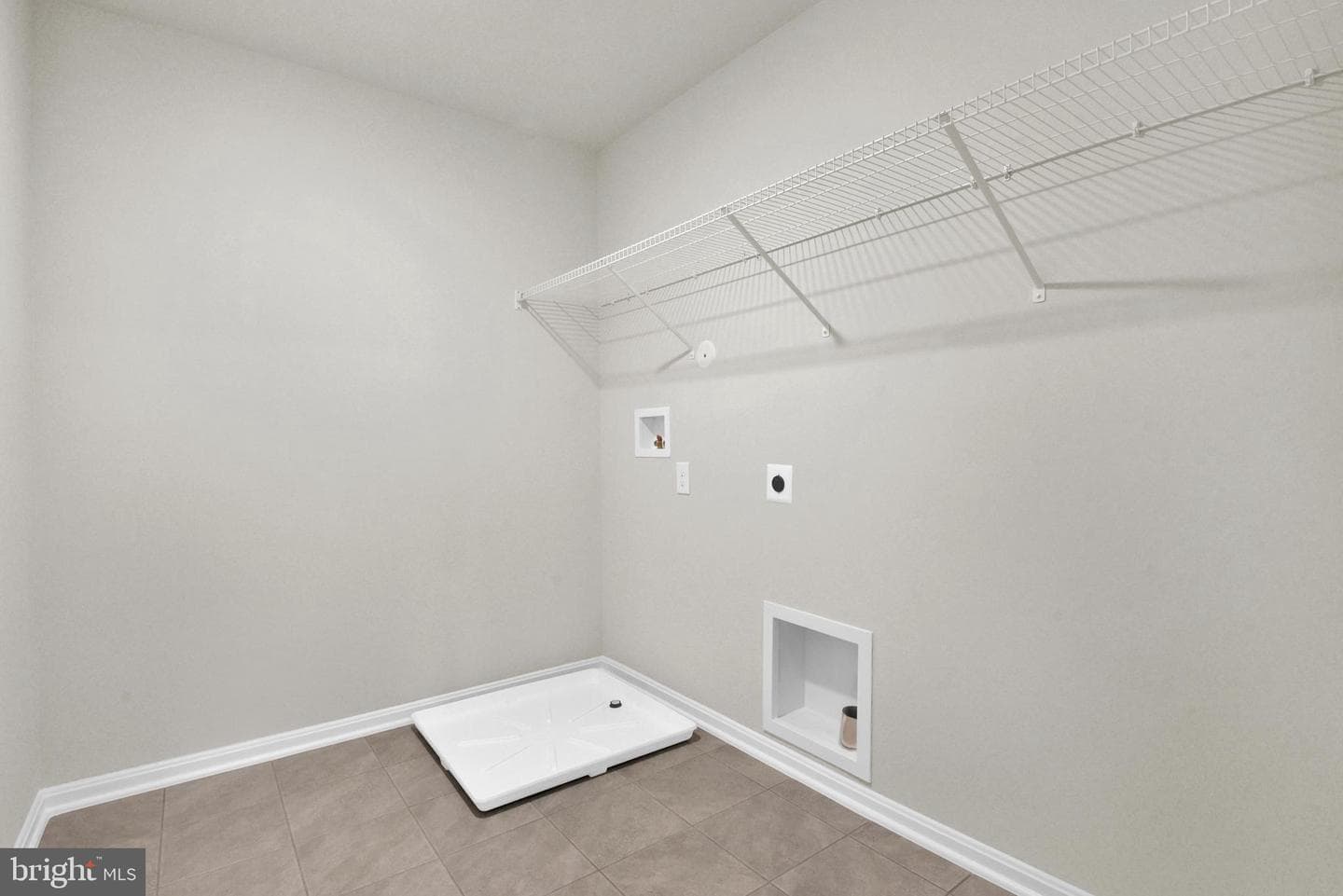 459 Hanson Street photo 18