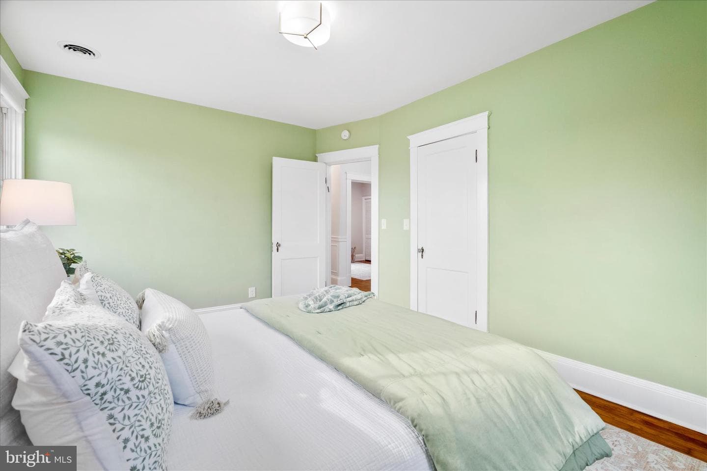 301 Fleming Avenue photo 33