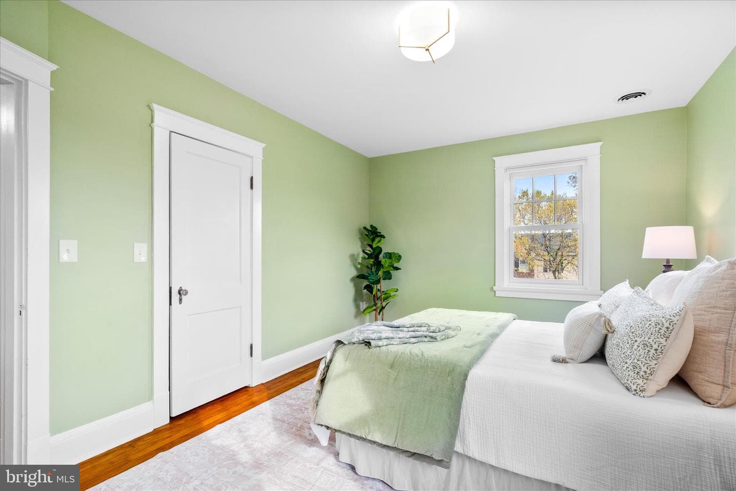 301 Fleming Avenue photo 34