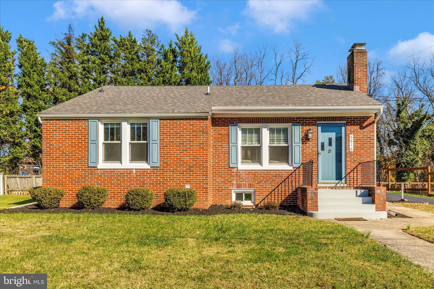 6816 Buckingham Lane photo 1