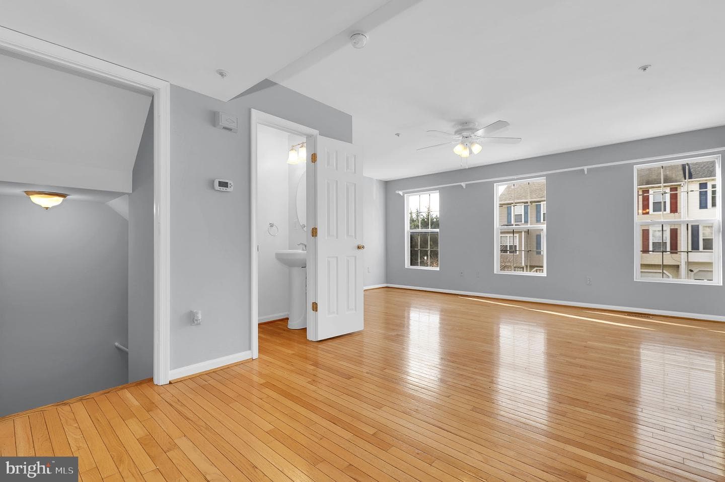 5627 Crestwood Court photo 4