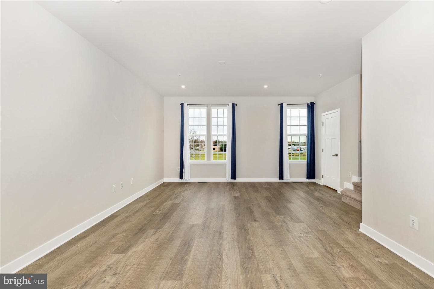 1604 Broadford Park Street photo 20