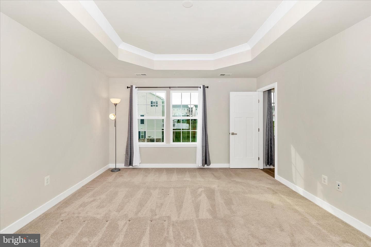 1604 Broadford Park Street photo 31