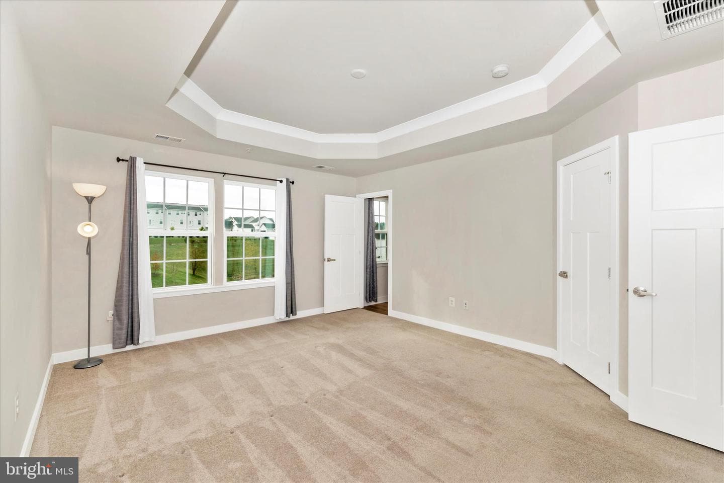 1604 Broadford Park Street photo 32