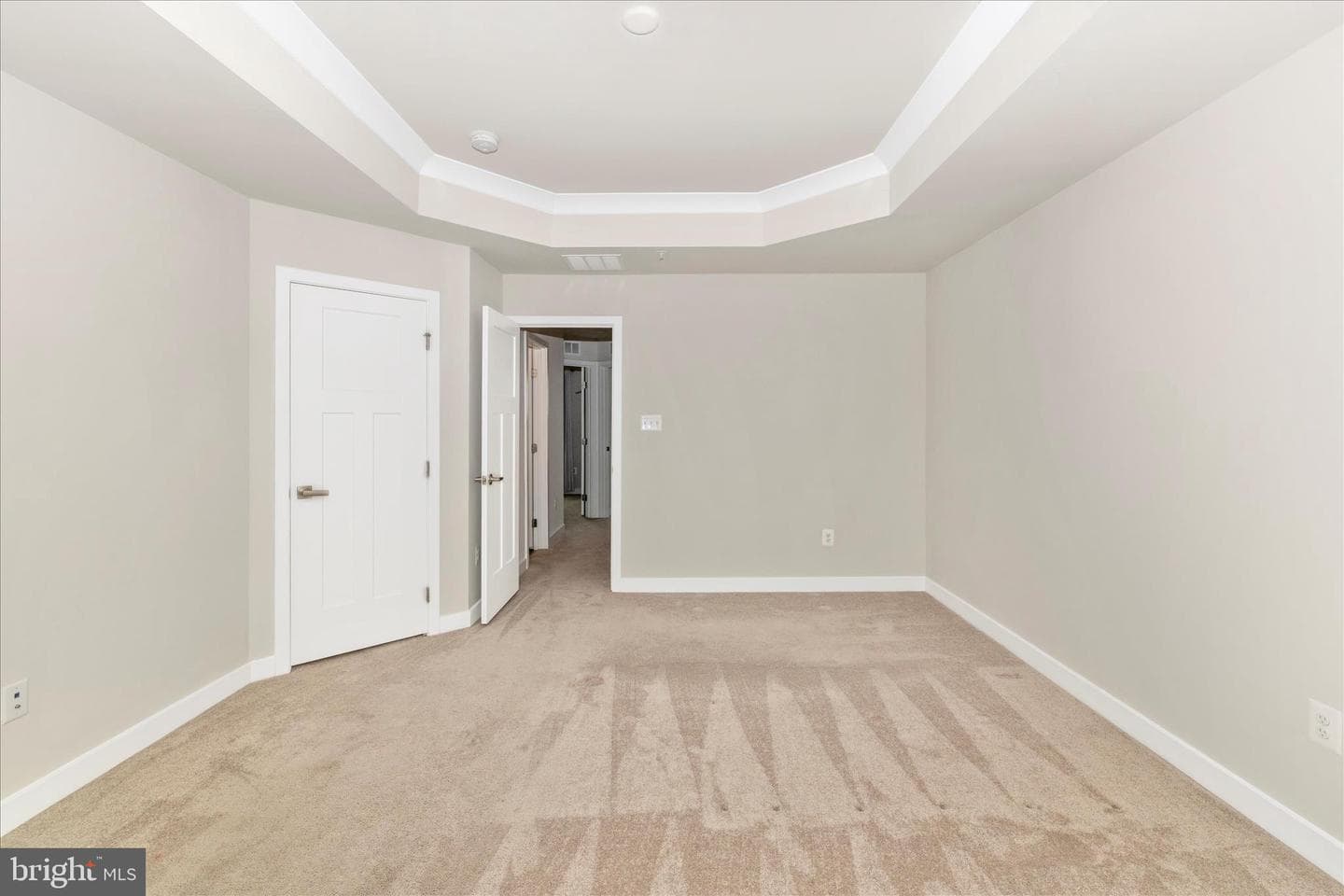 1604 Broadford Park Street photo 34