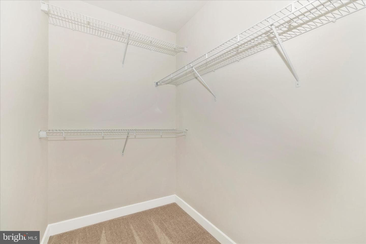 1604 Broadford Park Street photo 37