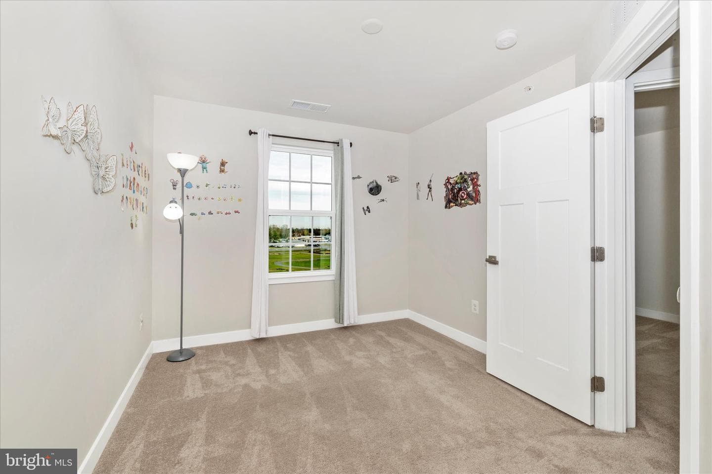 1604 Broadford Park Street photo 43