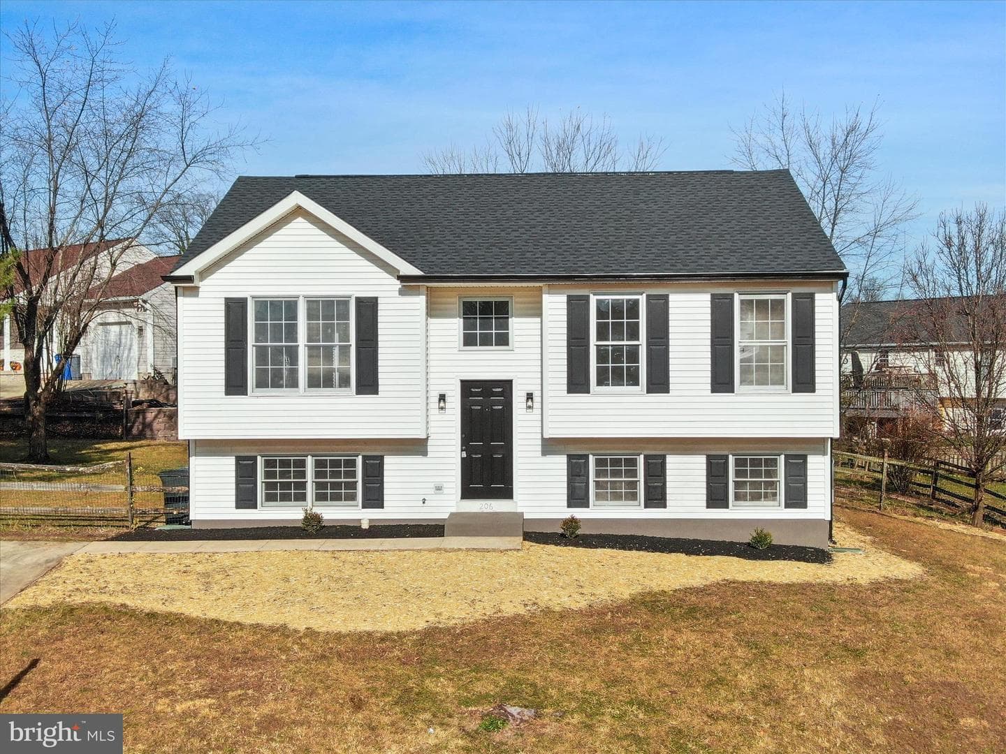 206 Ironmaster Drive photo 2