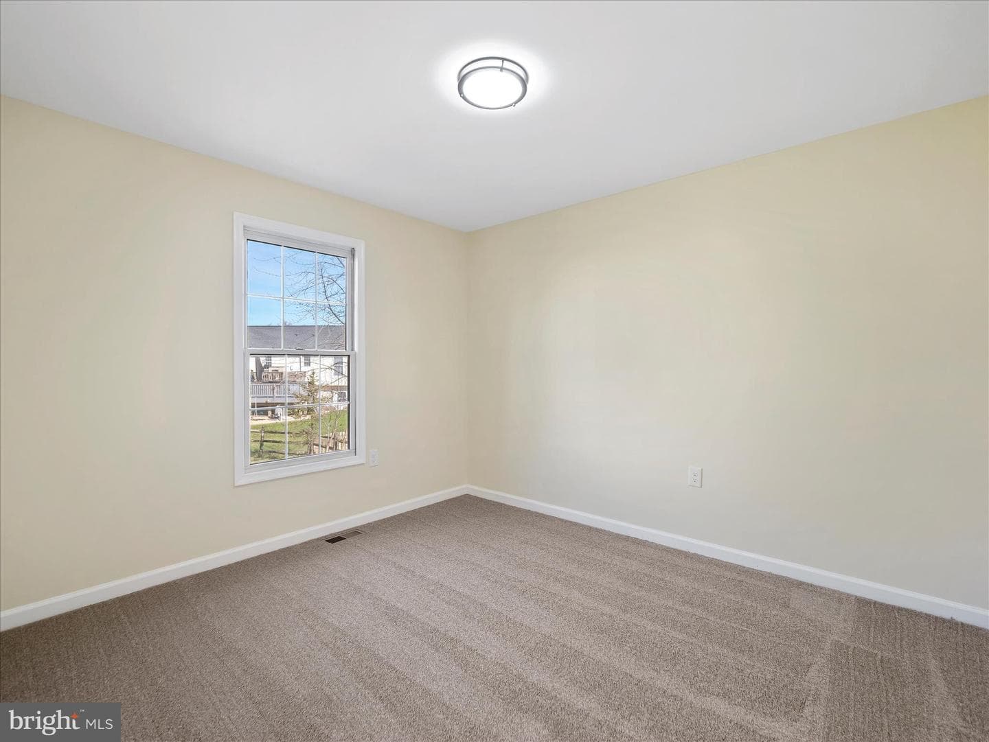 206 Ironmaster Drive photo 5