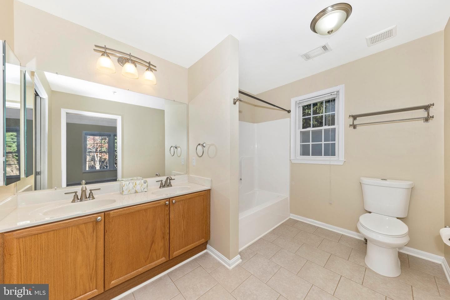 256 W 14th Street photo 28
