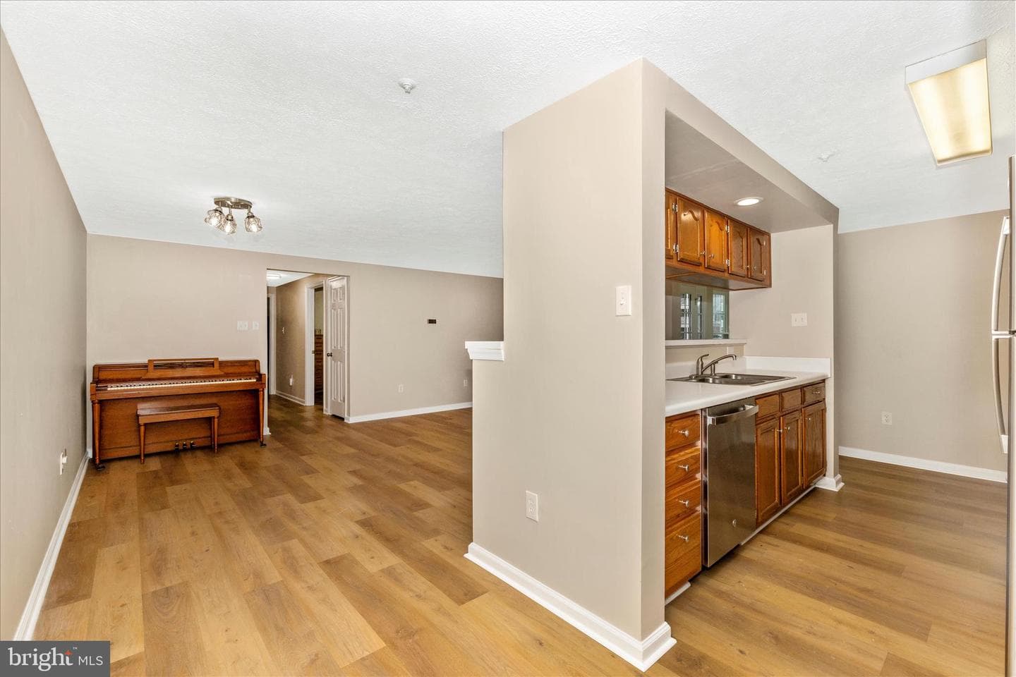 607 Himes Avenue #102 photo 4
