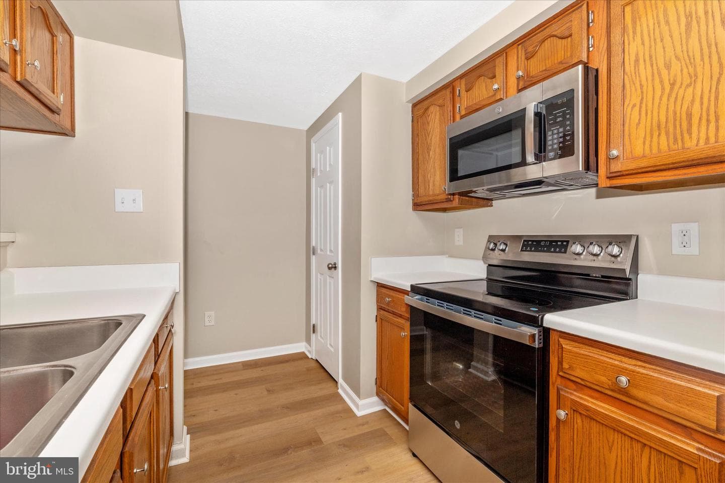 607 Himes Avenue #102 photo 6