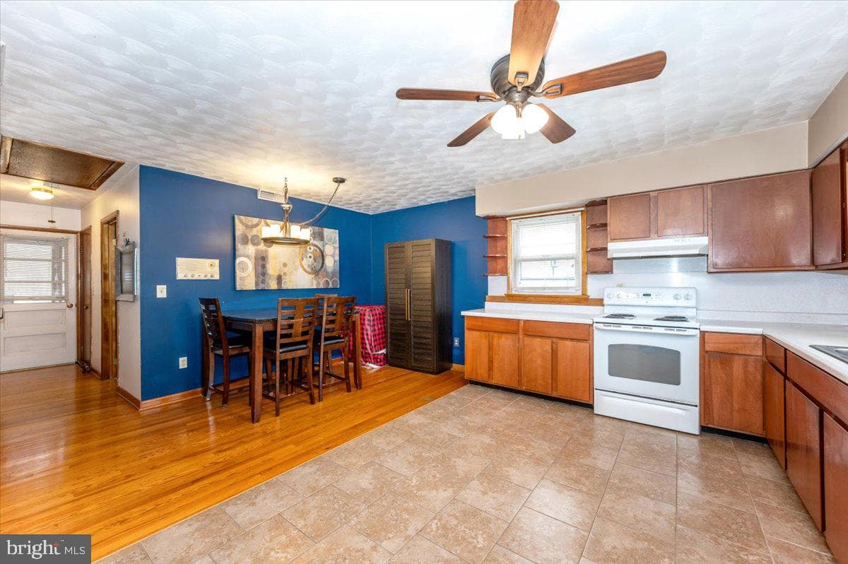 6015 Keyser Lane photo 8