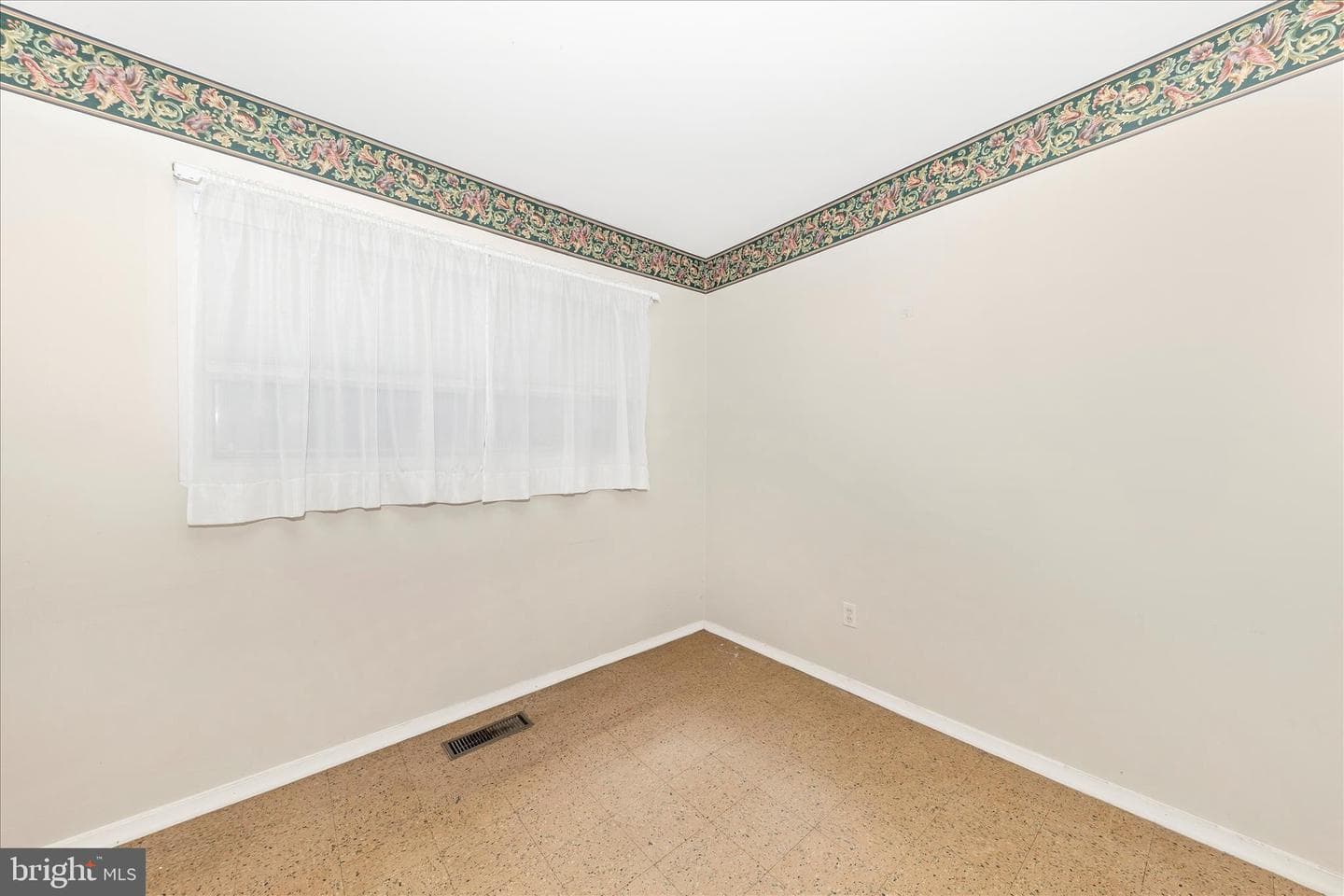 417 Logan Street photo 15